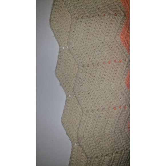 Crochet Large Pastel Chevron 93"W x90"L Queen Bedspread - Picture 7 of 9